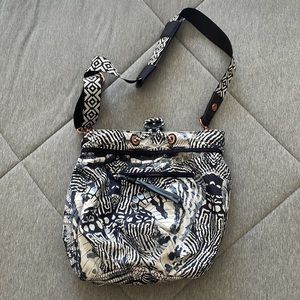 RARE lululemon wanderlust gym bag